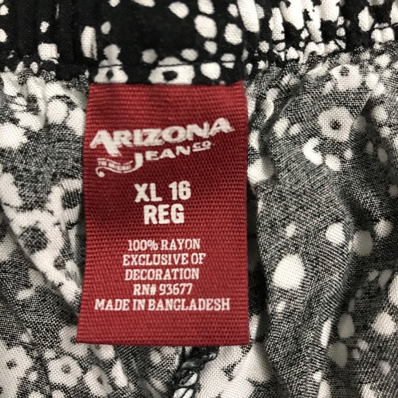 Floral loose shorts - Picture 2 of 2